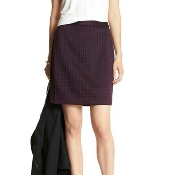 Banana Republic Pencil Mini Skirt Size 8 Purple Plum Laser Cut Lined Back Zip - Picture 1 of 11